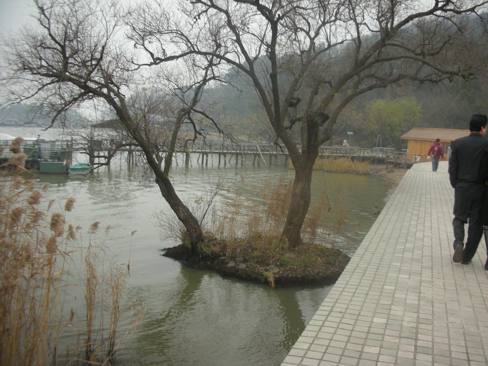 2000年ほど前は錫(スズ)の産地だったが、今は錫がない無錫(その2..無錫を代表する観光地である太湖)